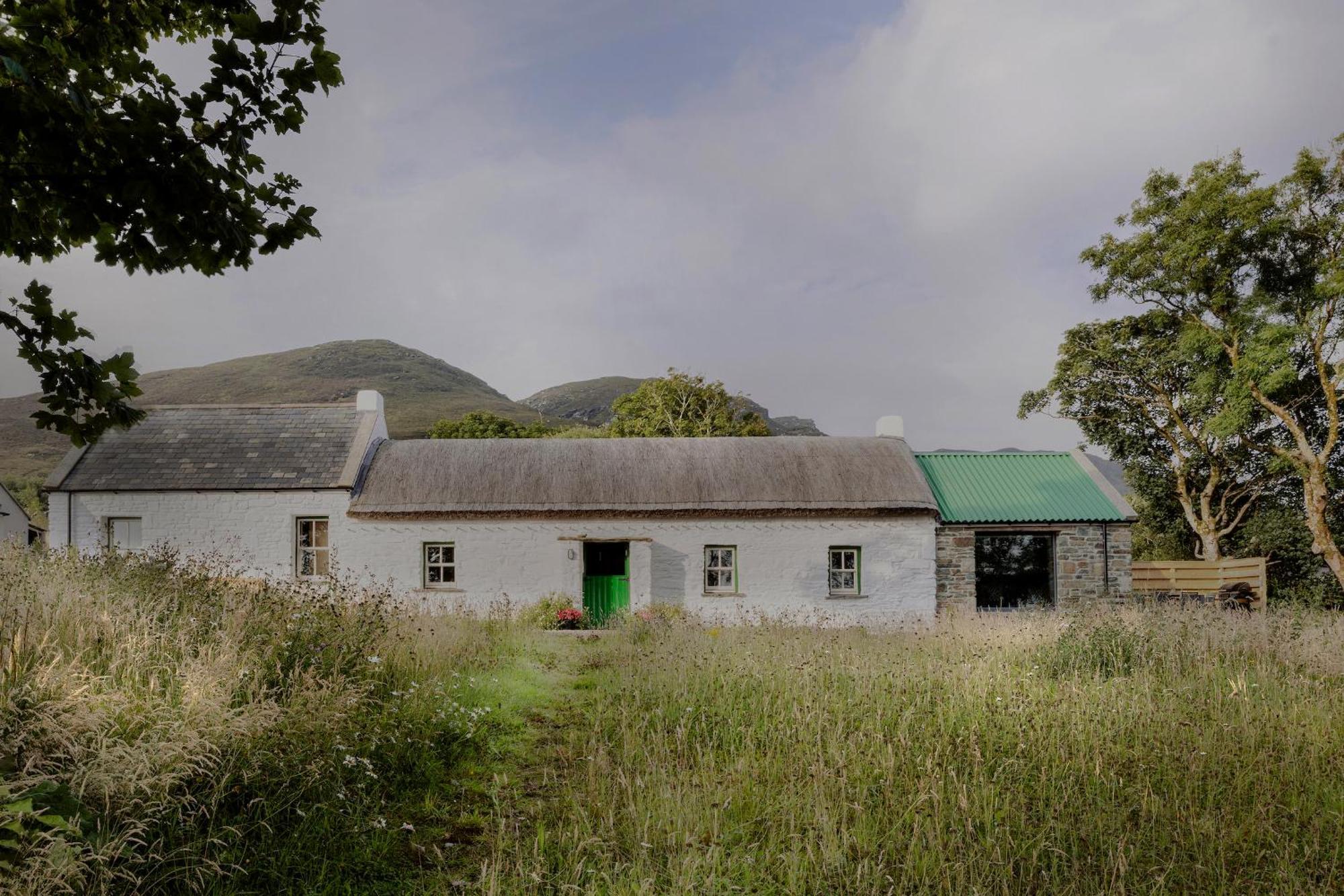 Secluded Thatched Cottage, Near Beaches & Hill Walking Rashenny Экстерьер фото